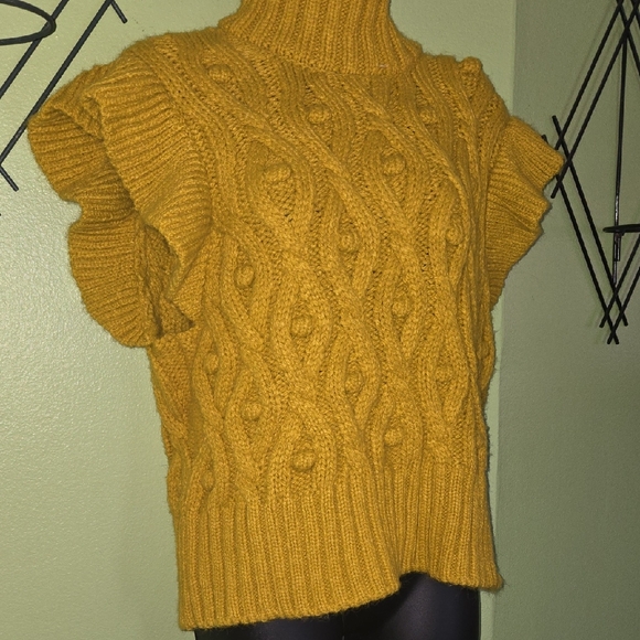 Cable Knit Mustard Sleevless Sweater - Picture 8 of 8